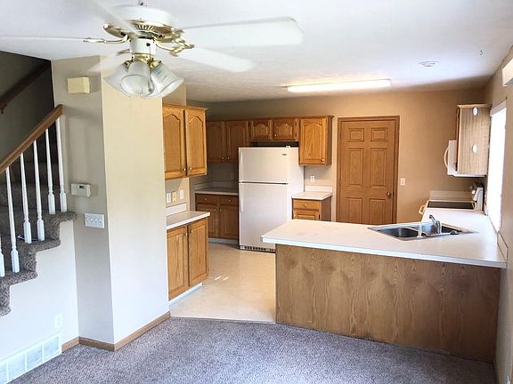 4th image of 6402 S 162nd Terrace Cir