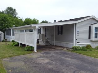 5107 Pelican Dr, Dubuque, IA 52001