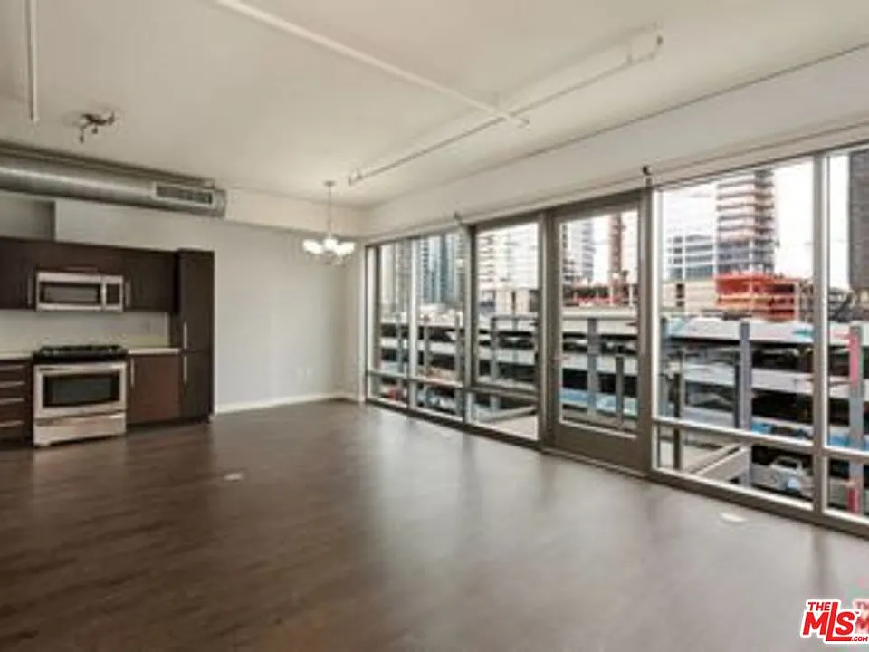 1100 S Hope St #614