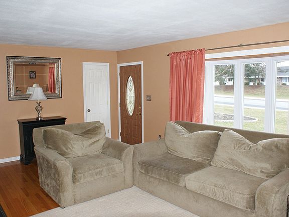 Main Floor Living Room 