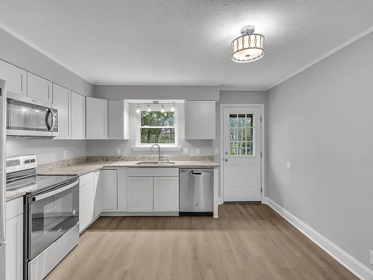 3350 Oak Trees Ct — Photo 14