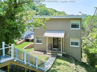 238 Sutherland Dr, South Charleston, WV 25303