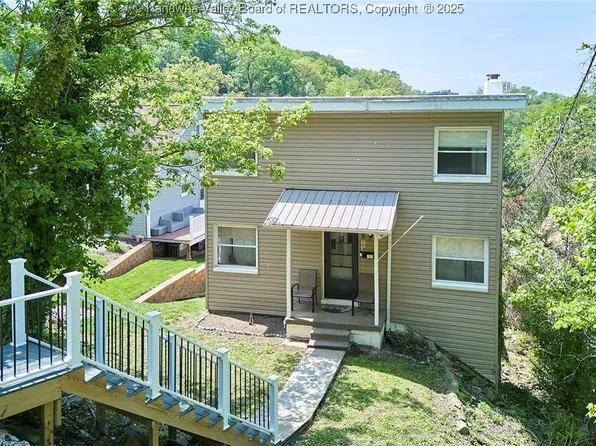 238 Sutherland Dr, South Charleston, WV 25303