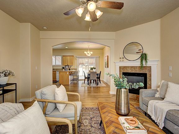 3rd image of 3522 Malibu Pl