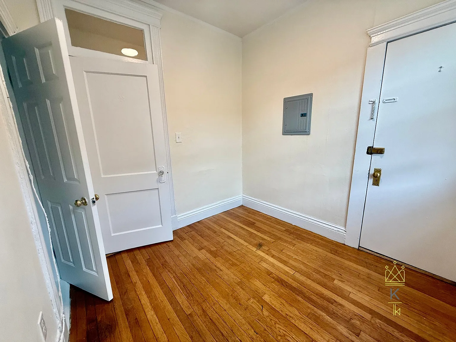 2 bed, 1.0 bath, $2,695 — Photo 4