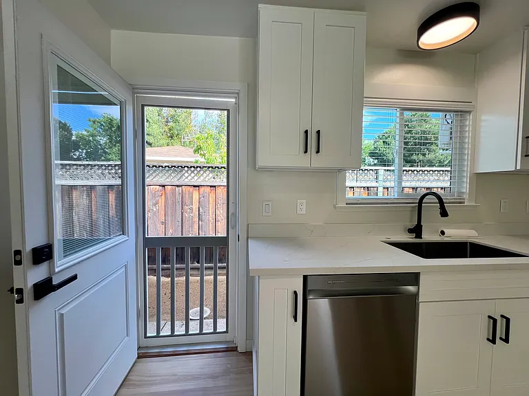 1909 San Ramon Ave #3 — Photo 21