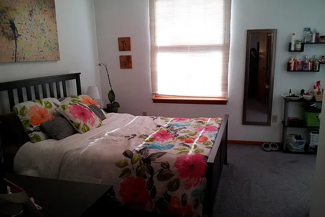 Master BR (Front Bedroom) - 5517 Claybourne St