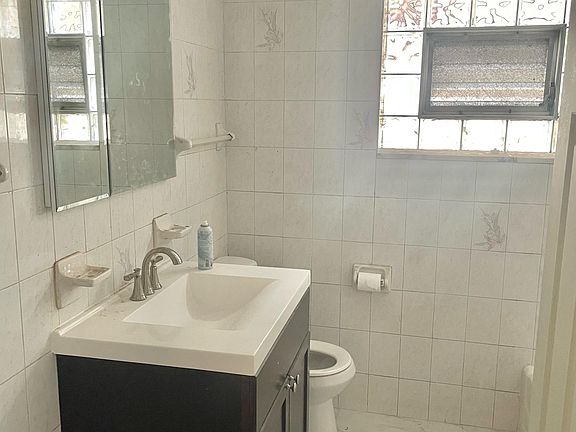 5th image of 3720 N Harlem Ave #G