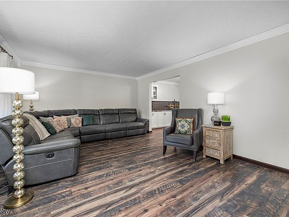 4th image of 26938 Tall Oaks Trl