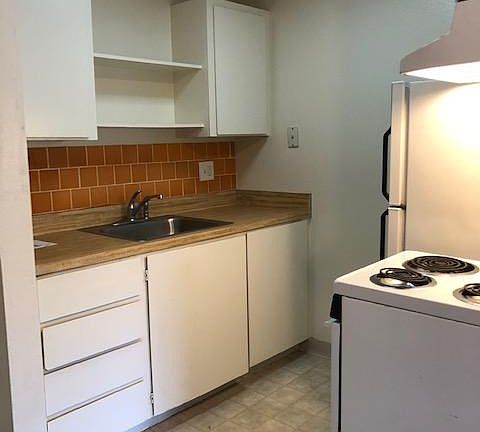 5th image of 1126 Cherry Ave APT 68