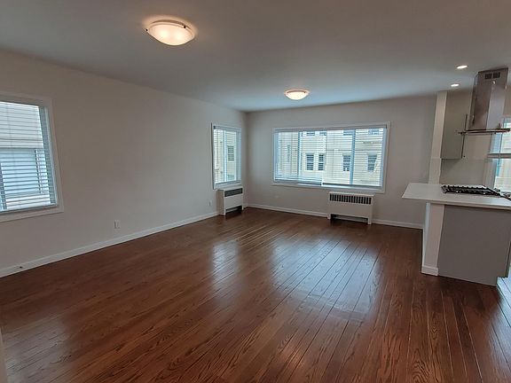5th image of 1935 Clay St #303