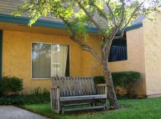 2571 E Kings Canyon Rd, Fresno, CA 93750