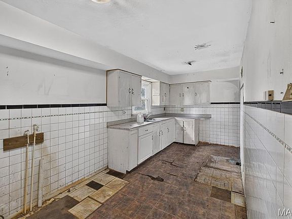 5th image of 2610 Susan Ave