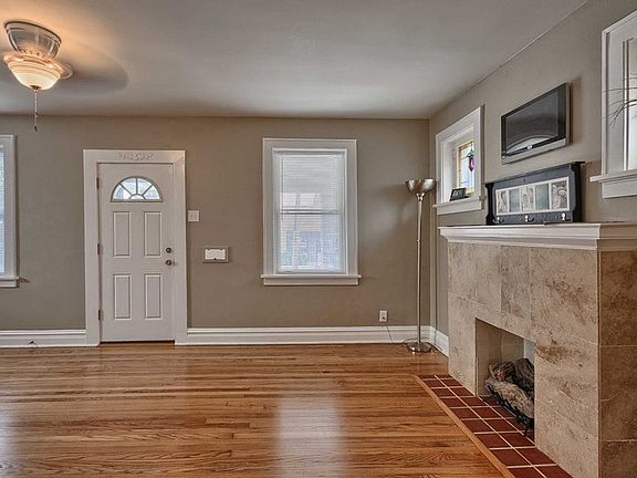 4th image of 3841 Bingham Ave
