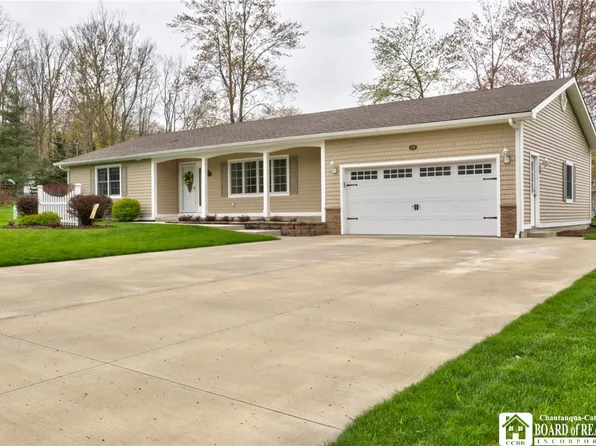 122 Franklin St, Lakewood, NY 14750