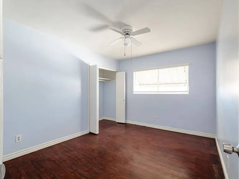 123 N Spruce St — Photo 8
