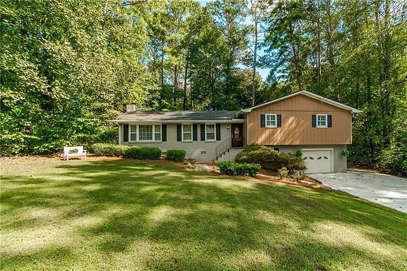 1st image of 4870 Rockwood Dr