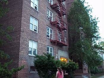 2nd image of 2771 Bainbridge Ave APT 4A