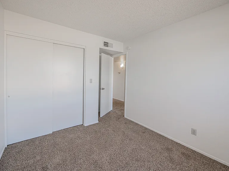 8821 W Sahuaro Dr — Photo 15