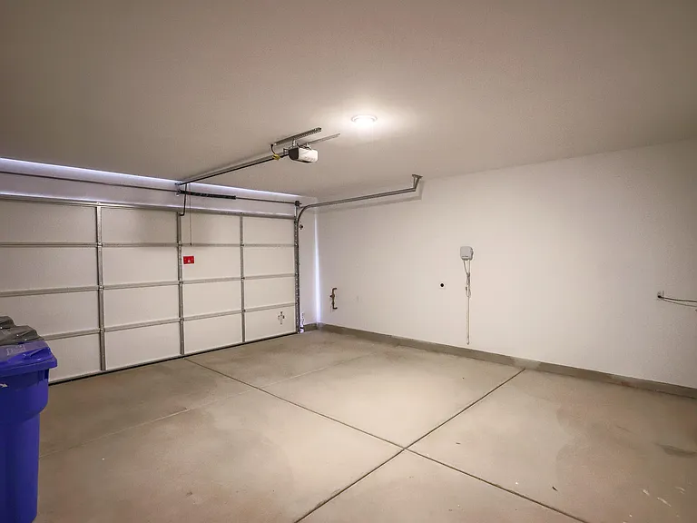 3068 W Orco Ln — Photo 38