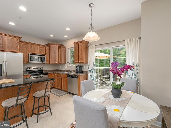 3rd image of 7716 Timbercross Ln