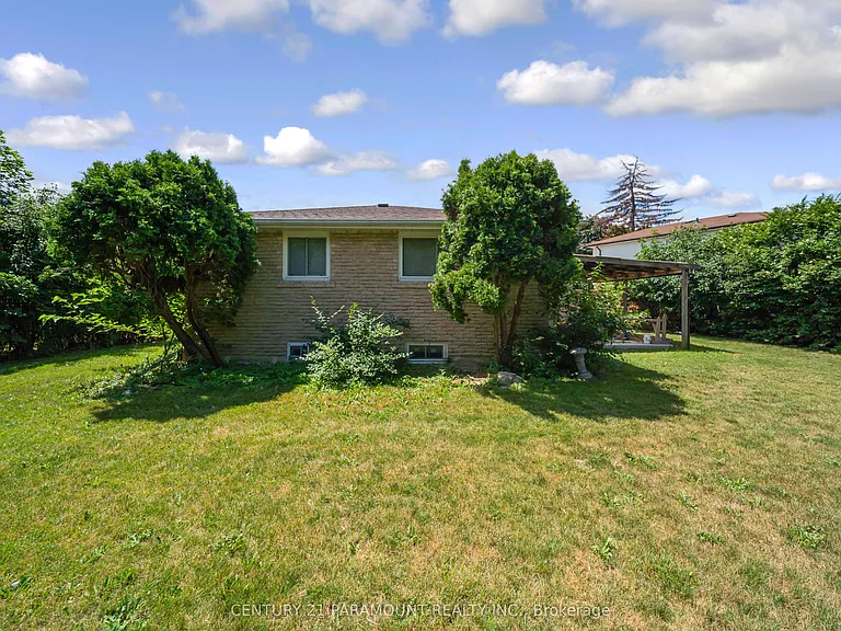 11 Gondola Cres — Photo 30