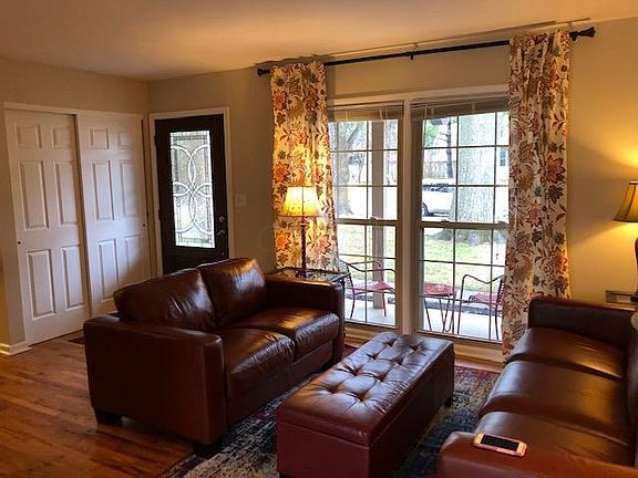 4th image of 761 Rebecca Ave