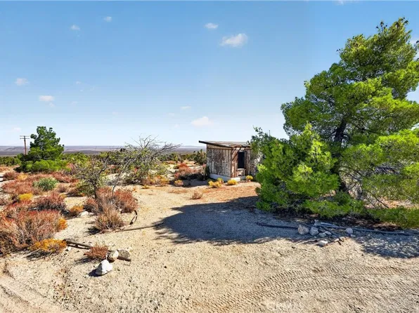 23503 E Avenue Z, Llano, CA 93544