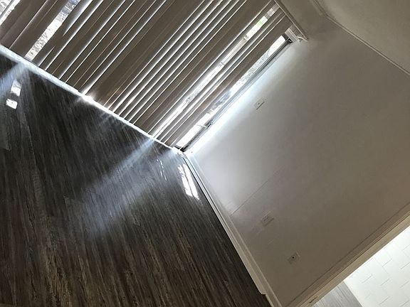 2nd image of 2241 W Pensacola St #2