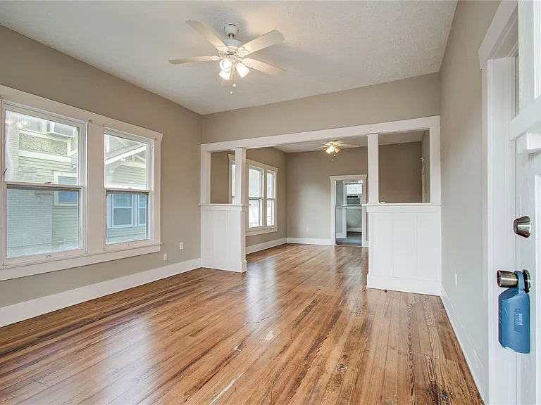 901 Boundary St — Photo 2