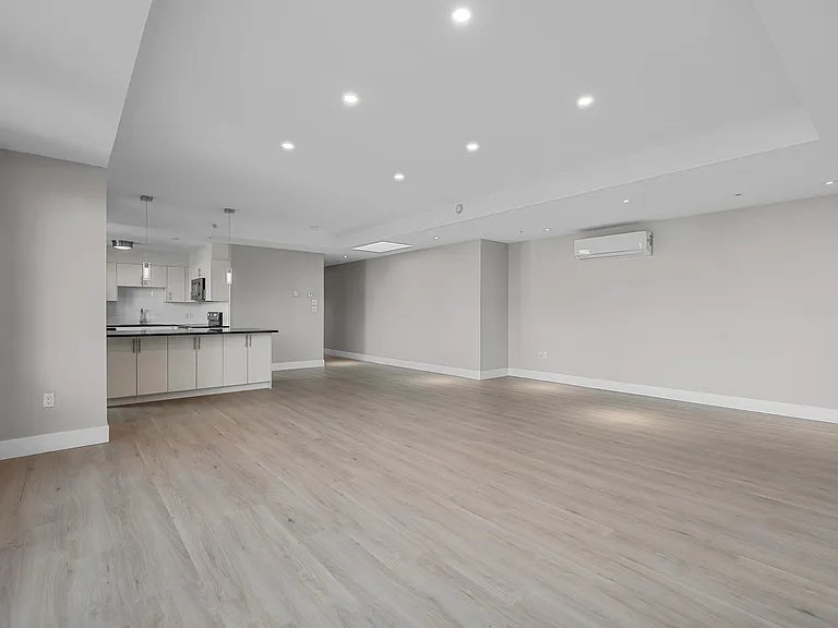 3569 Dutch Village Rd — Photo 86