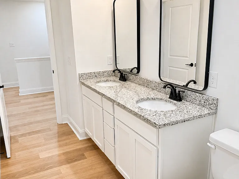 Hallway Full Bathroom