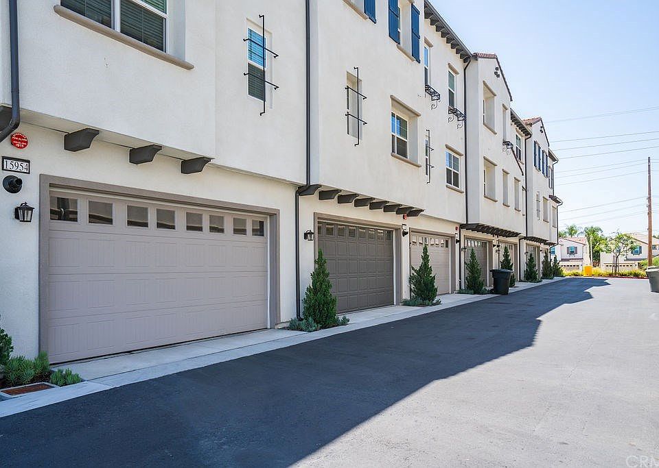 1st image of 15944 Ellington Way