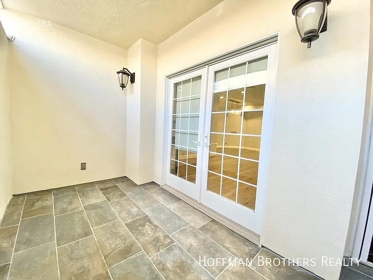 1135 Rexford Dr #102 — Photo 18