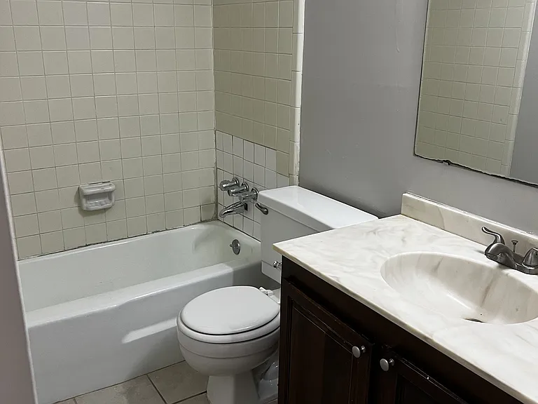 240 Indiana Ave #B — Photo 2