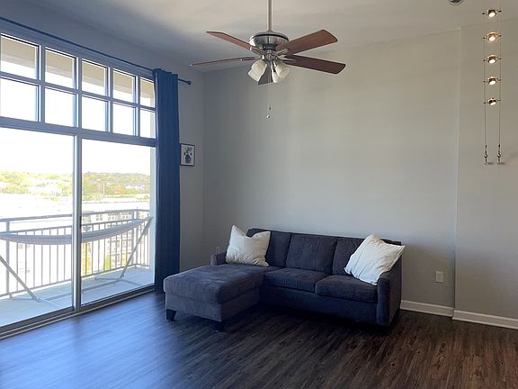 4th image of 711 Cosmopolitan Dr #817