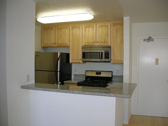 2nd image of 1232 Harvard St #10