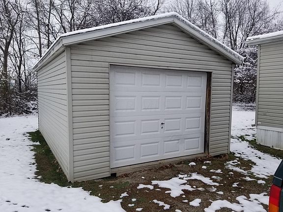 4th image of 127 Greenbriar Ln W