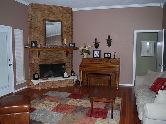 4th image of 2118 Pueblo Dr