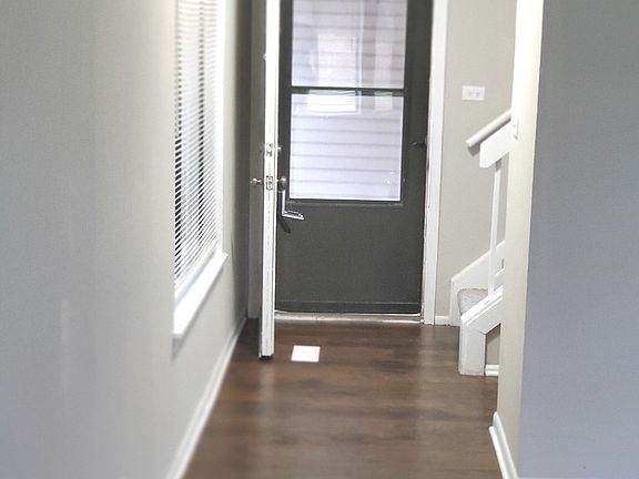 3rd image of 1320 Kingsbury Dr Unit 3