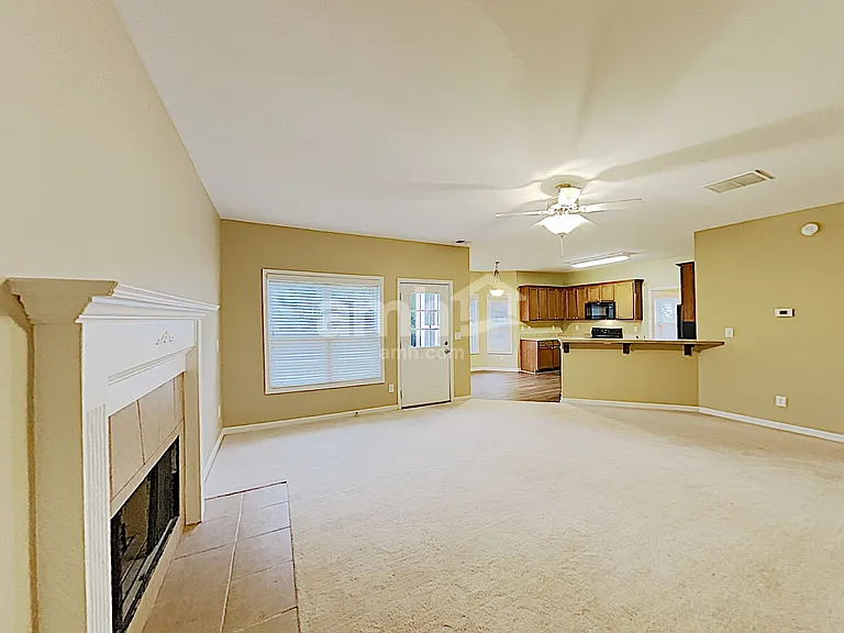 492 Winter Haven Ln — Photo 5