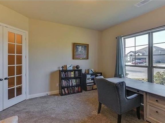 4th image of 356 S Hill Dr