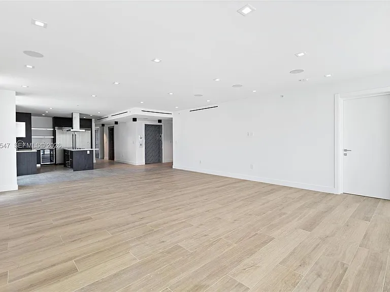 1930 Bay Drive Level Un #2 — Photo 10