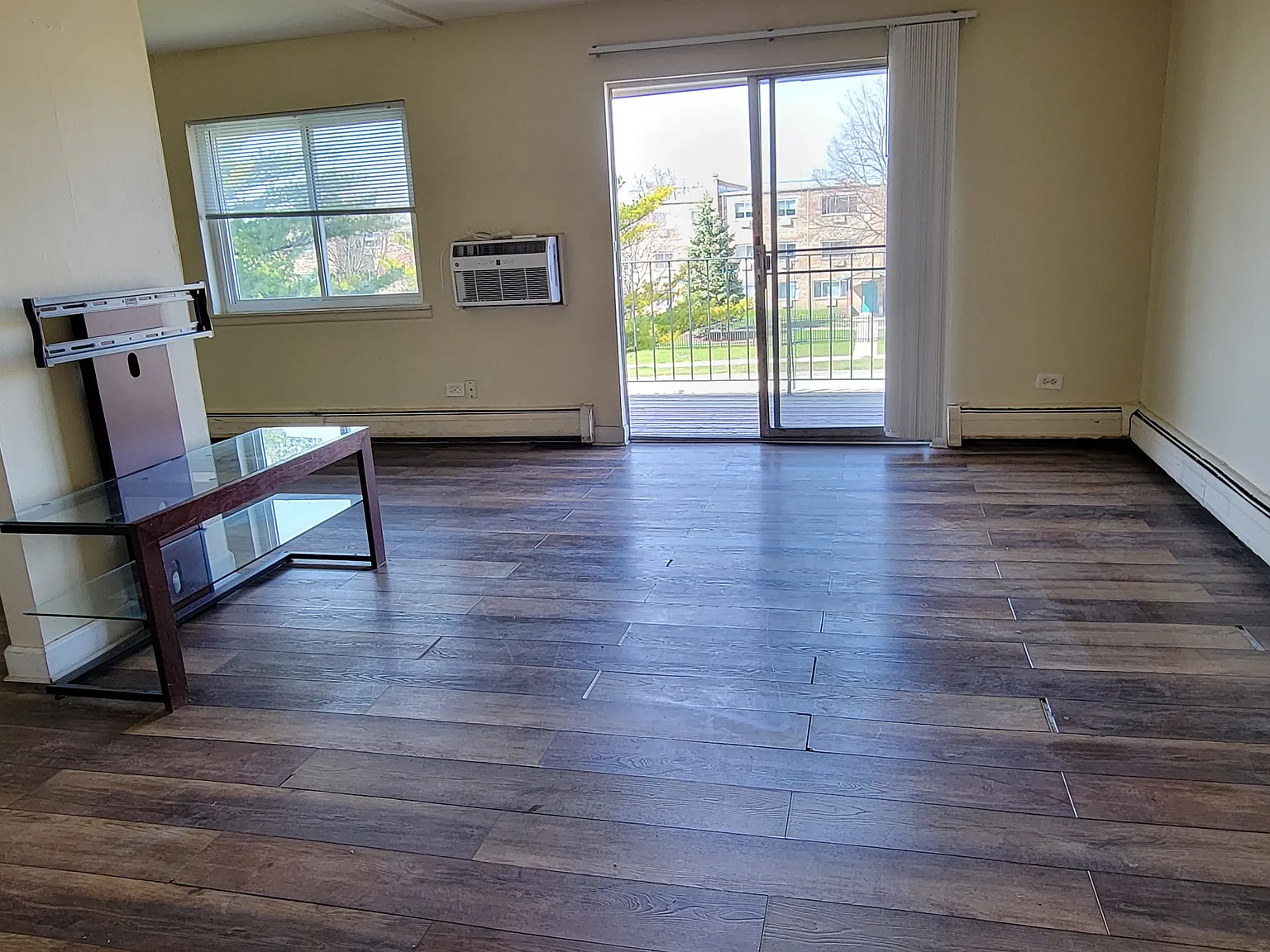 2 bed, 800 sqft, $1,800 — Photo 3
