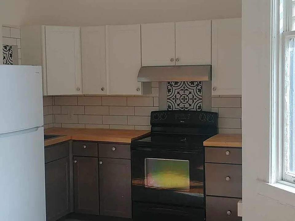 32 1st St #3