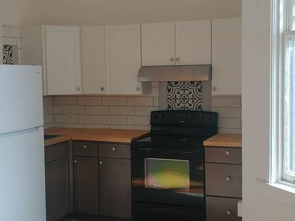 32 1st St APT 3, Troy, NY 12180
