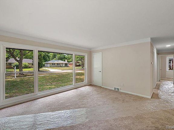 4th image of 27626 Lexington Pkwy