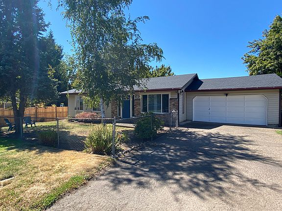 2nd image of 451 NW Yonia Ct