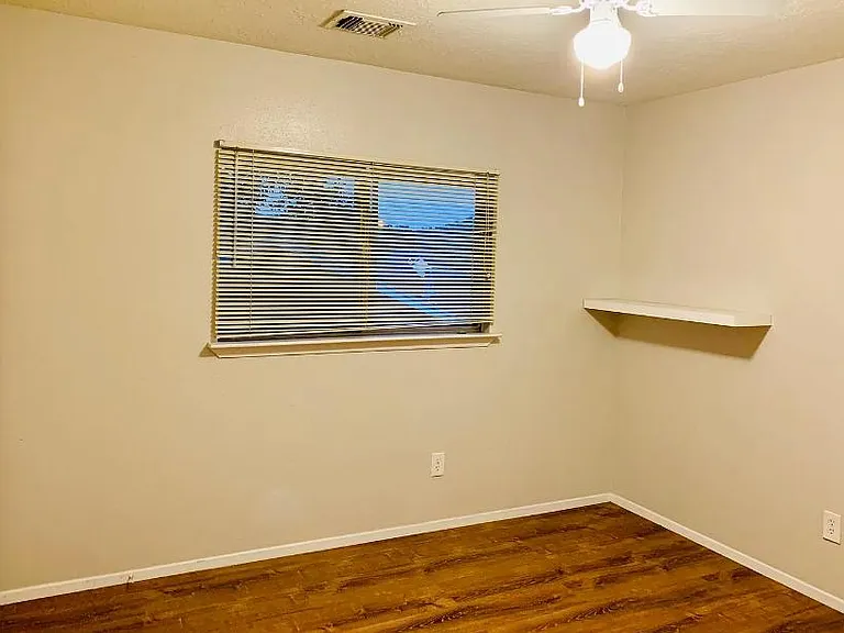 1142 Woodbridge Ave — Photo 7