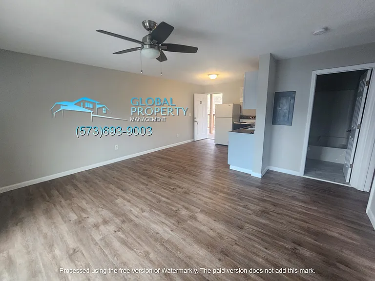 Lakefront Apartments — Photo 54
